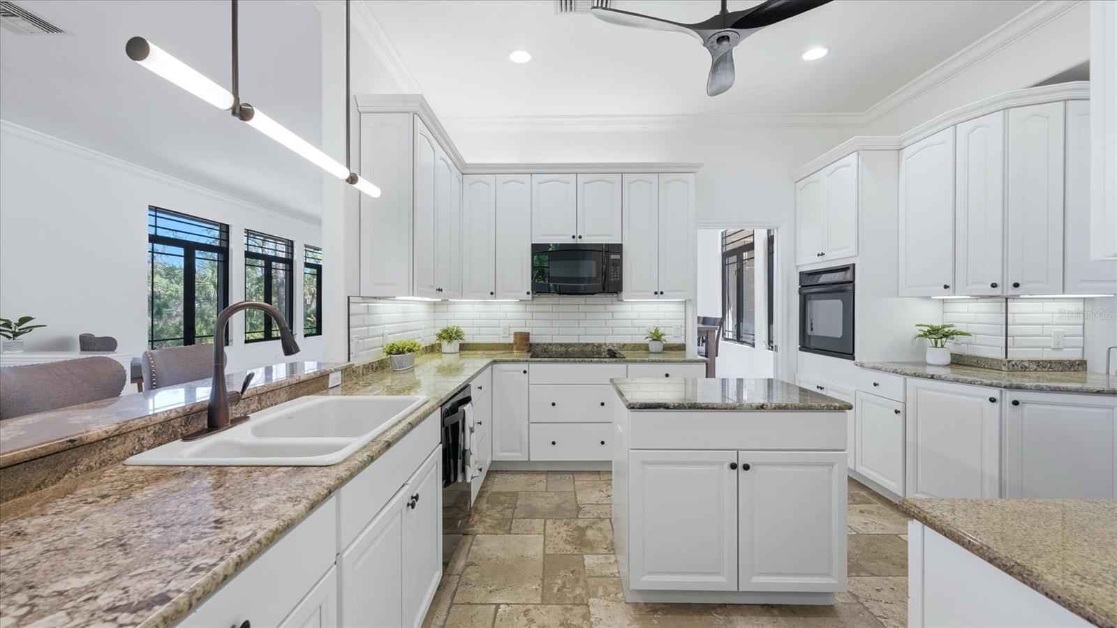 5935 RIVER FOREST CIR, BRADENTON, FL, 34203