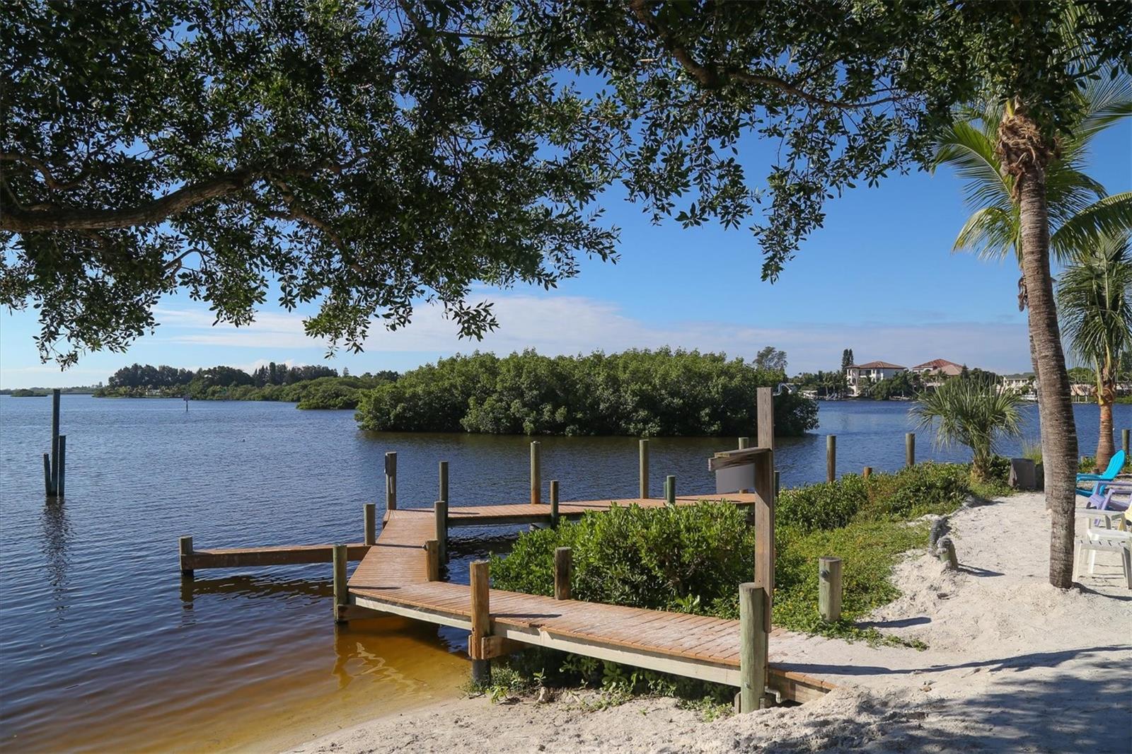 135 WOODLAND PL, OSPREY, FL, 34229