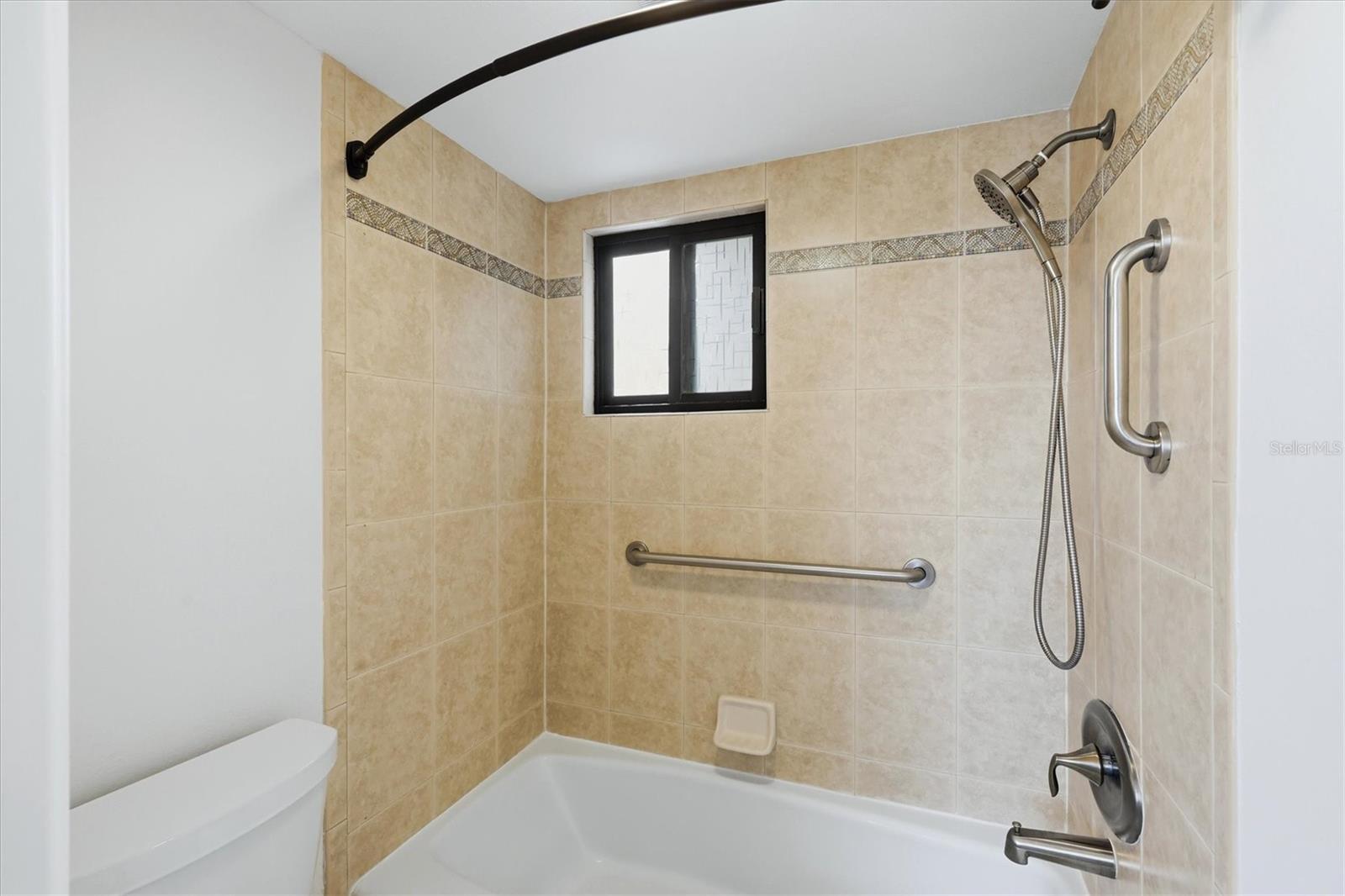 135 WOODLAND PL, OSPREY, FL, 34229