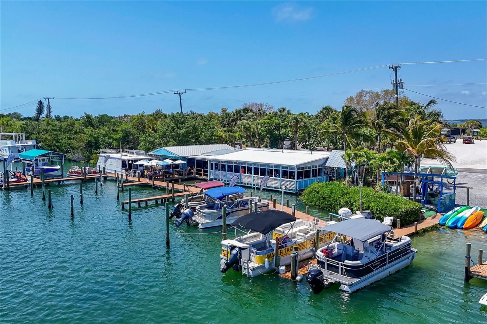 135 WOODLAND PL, OSPREY, FL, 34229