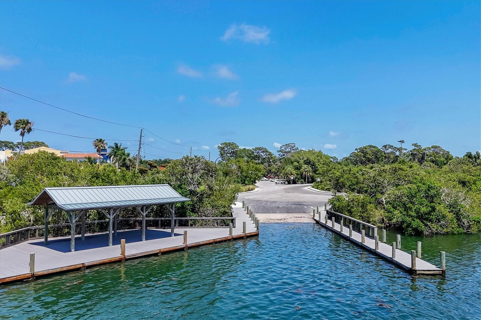 135 WOODLAND PL, OSPREY, FL, 34229