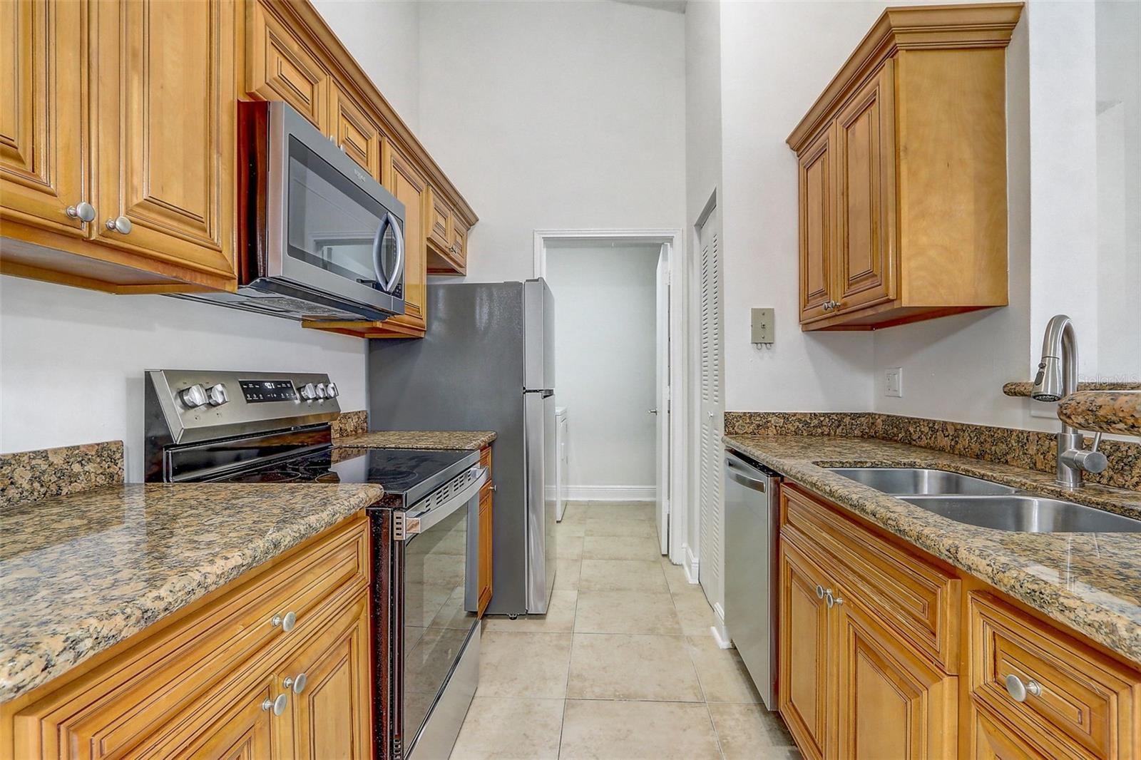 708 SECRET HARBOR UNIT 204 LN #204, LAKE MARY, FL, 32746
