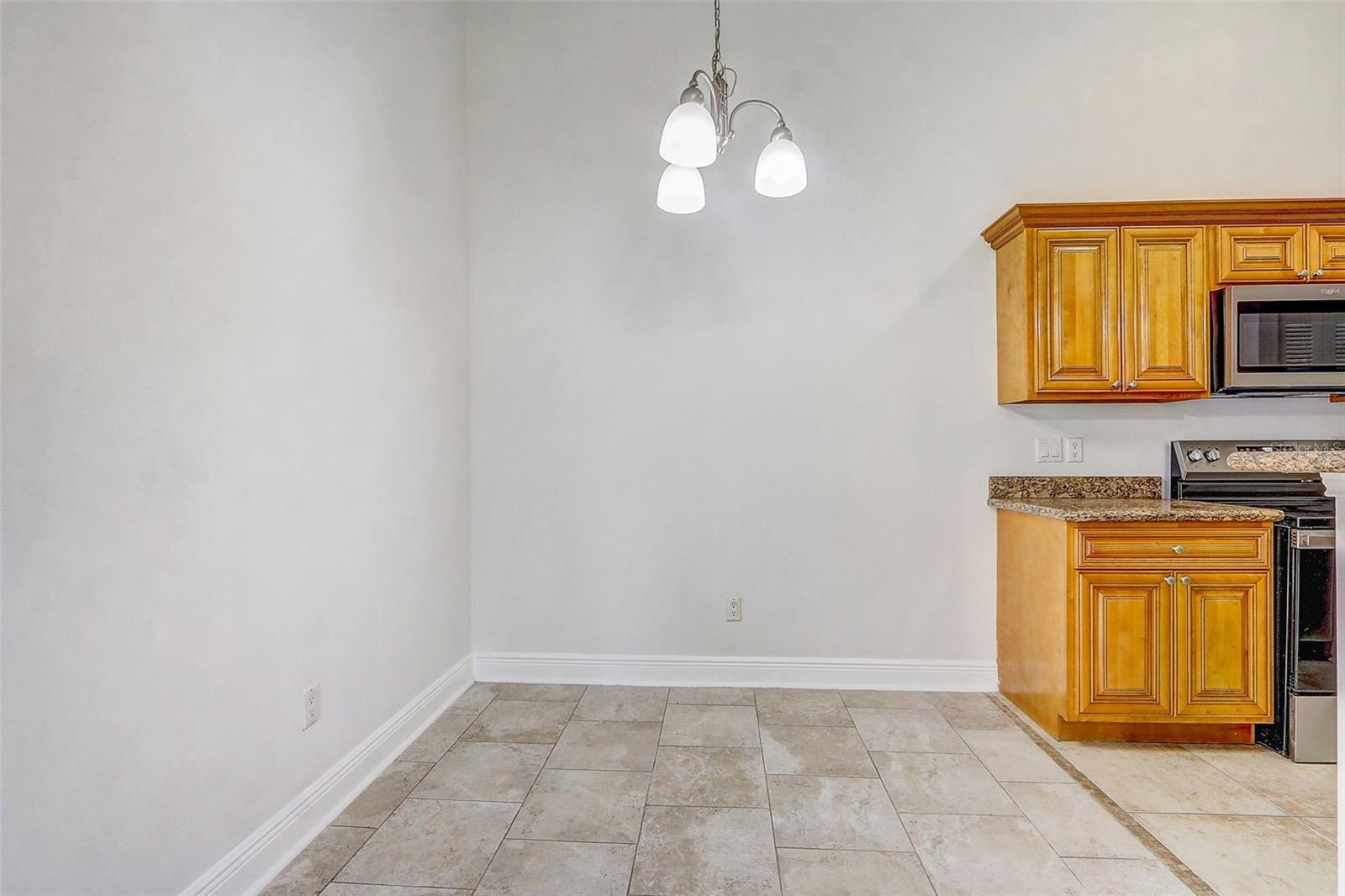 708 SECRET HARBOR UNIT 204 LN #204, LAKE MARY, FL, 32746