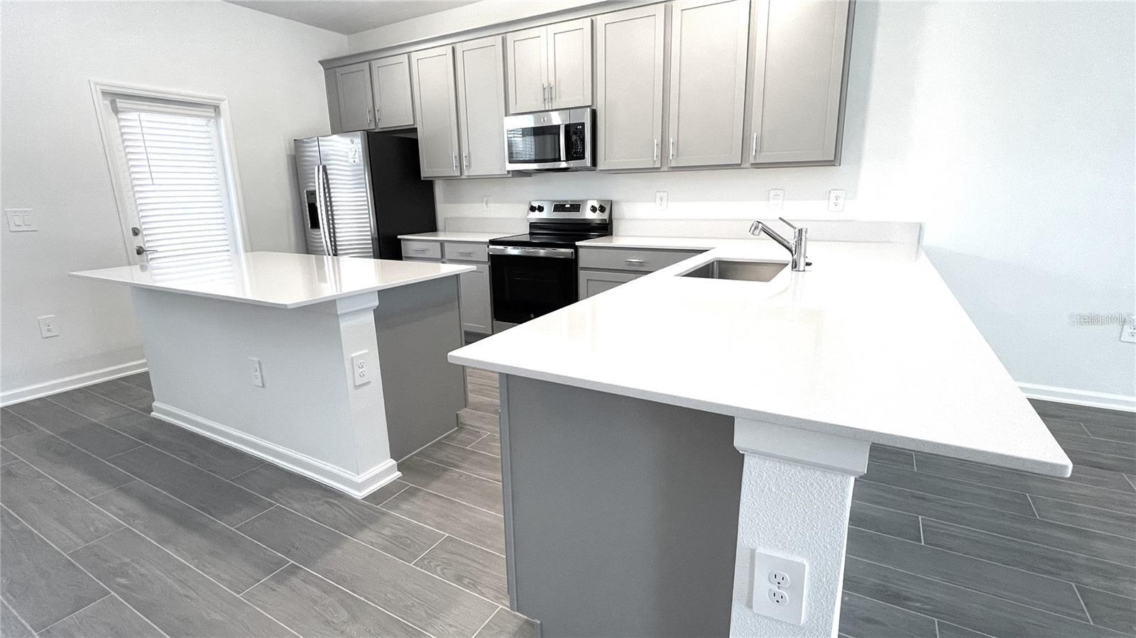 1663 CROSS PRAIRIE PKWY, KISSIMMEE, FL, 34744