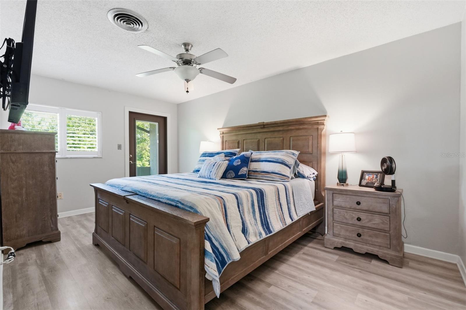 501 E BAY DR #202, LARGO, FL, 33770