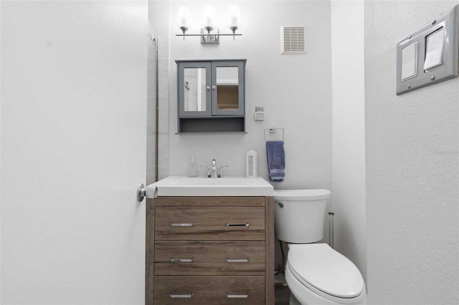 501 E BAY DR #202, LARGO, FL, 33770