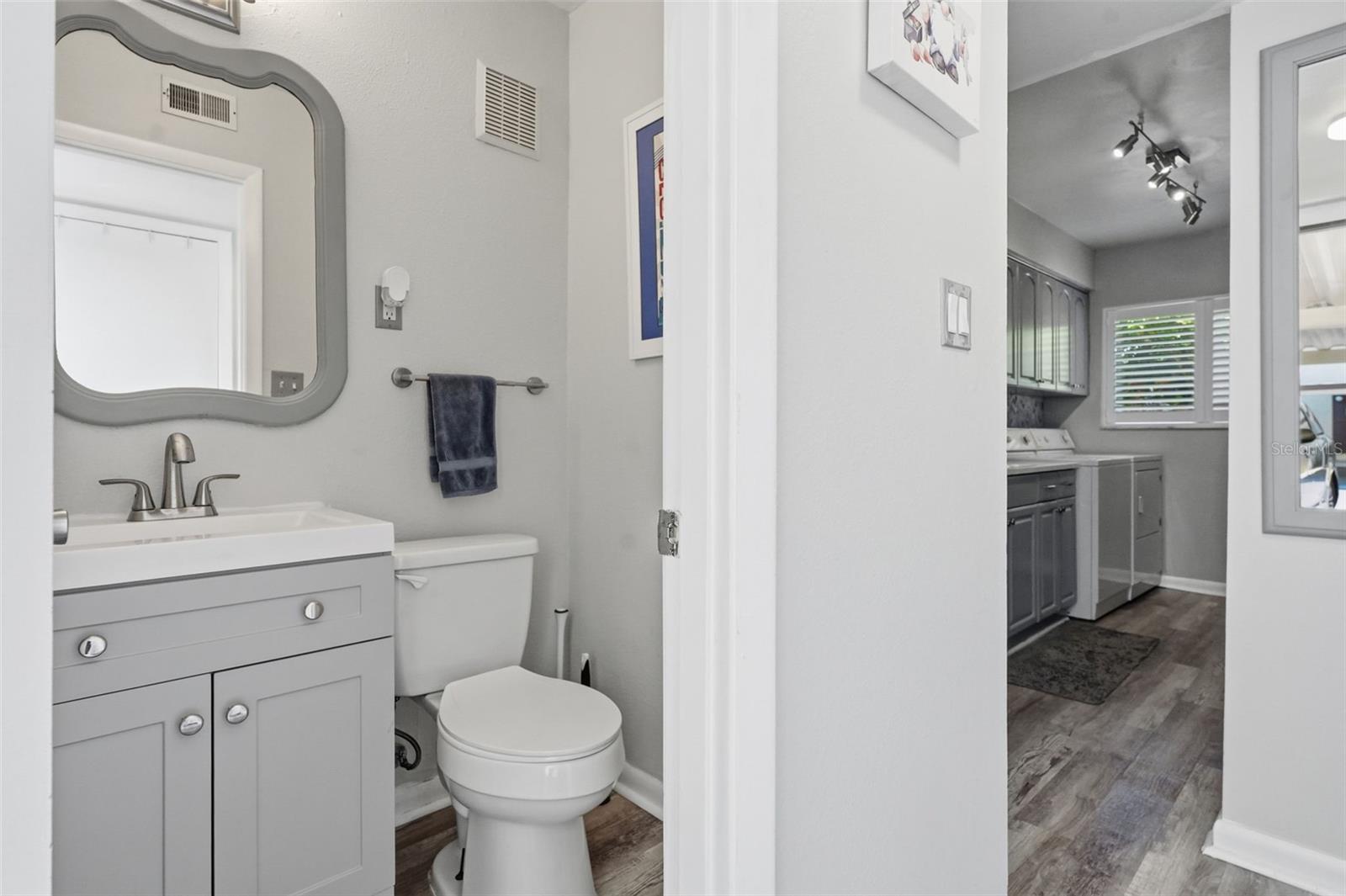 501 E BAY DR #202, LARGO, FL, 33770