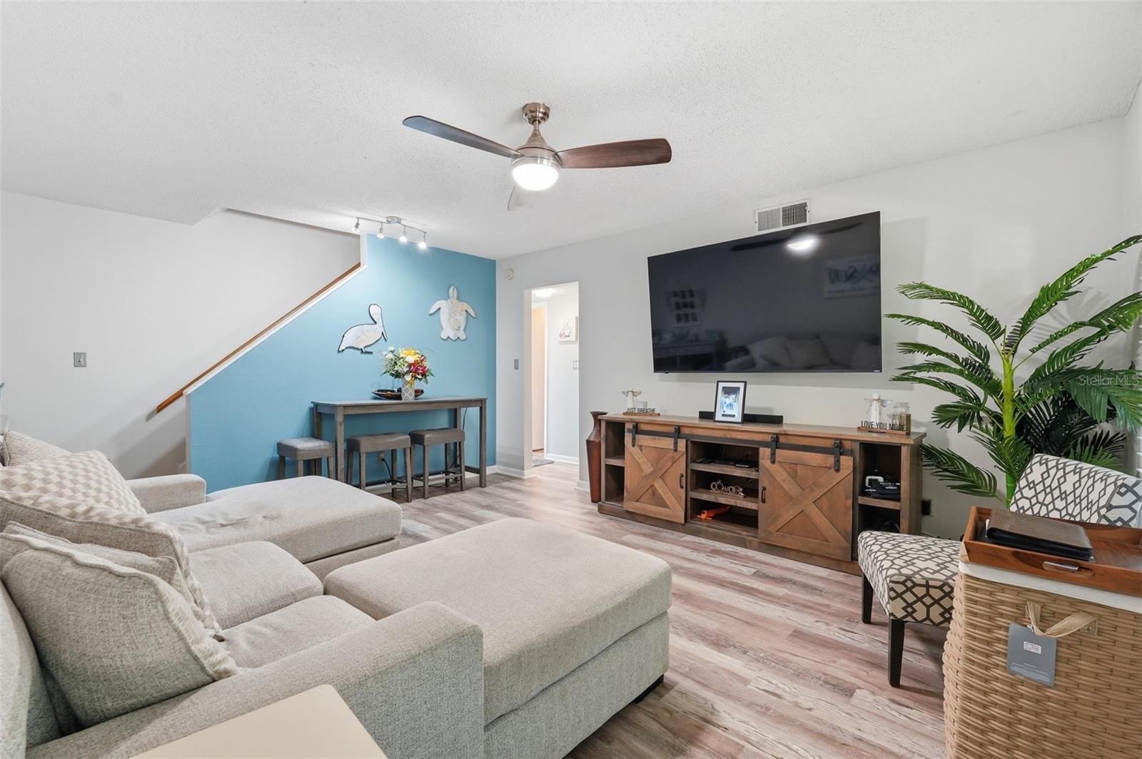 501 E BAY DR #202, LARGO, FL, 33770