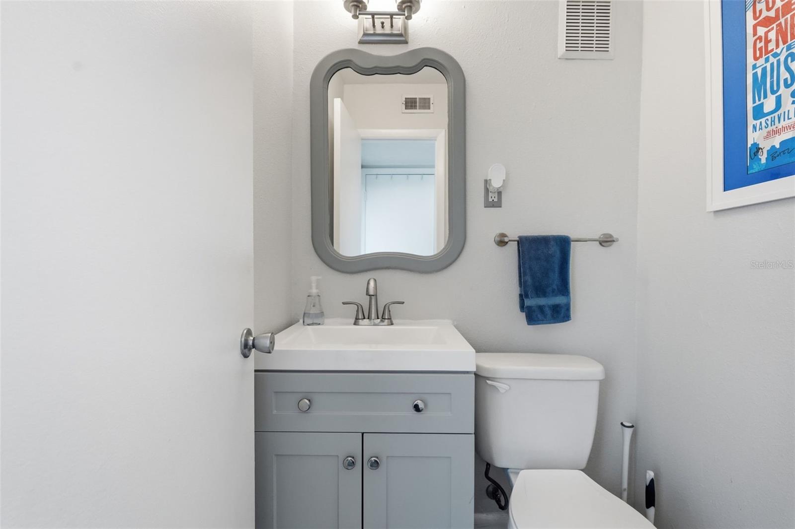 501 E BAY DR #202, LARGO, FL, 33770