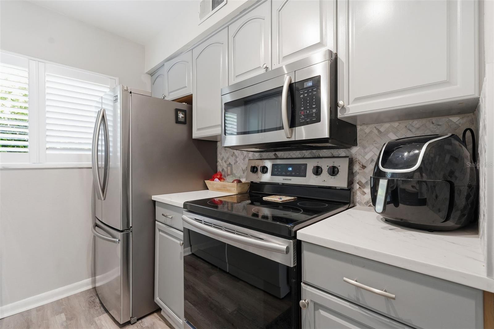 501 E BAY DR #202, LARGO, FL, 33770