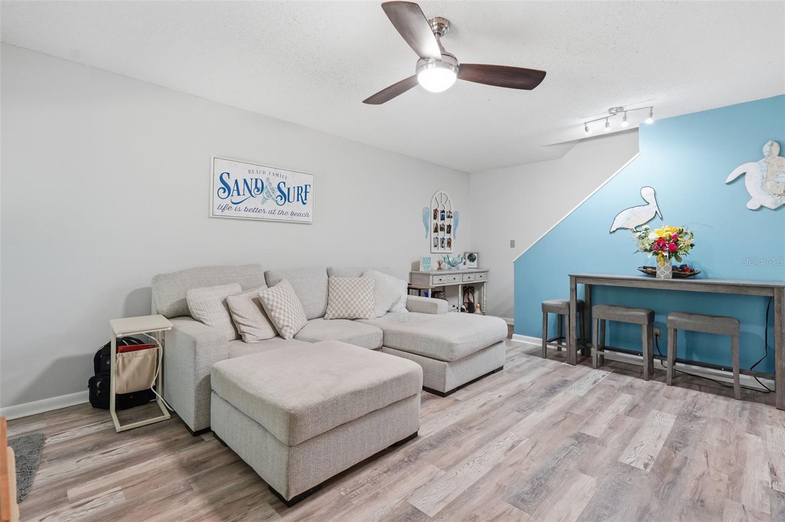 501 E BAY DR #202, LARGO, FL, 33770