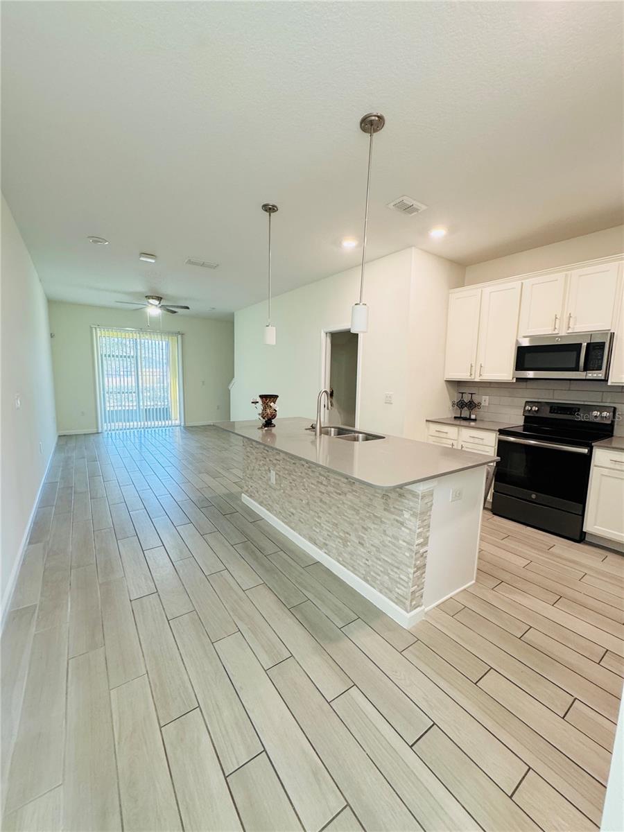 9884 RED EAGLE DR, ORLANDO, FL, 32825