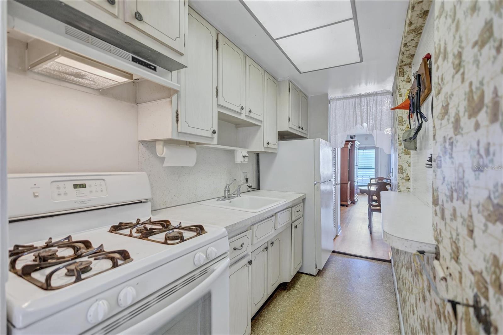 5940 21ST ST N #11, ST PETERSBURG, FL, 33714