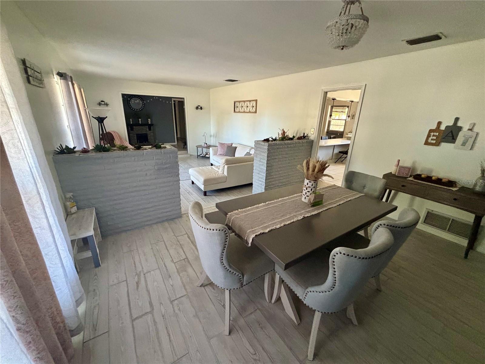 628 W SEMINOLE AVE, EUSTIS, FL, 32726