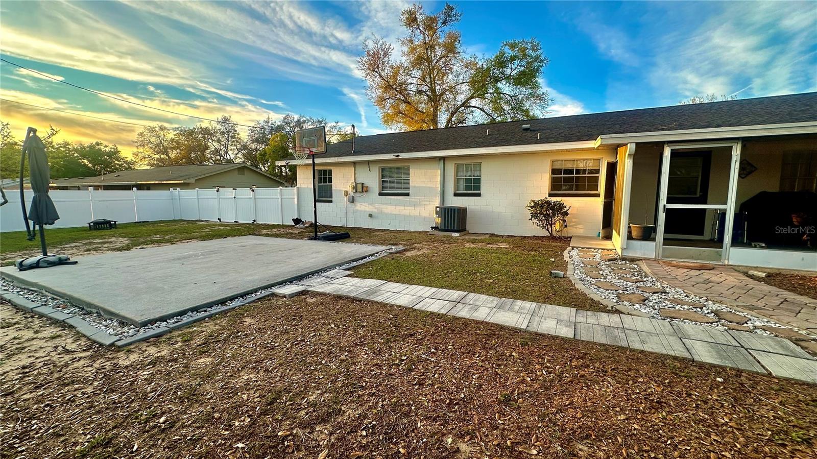 628 W SEMINOLE AVE, EUSTIS, FL, 32726