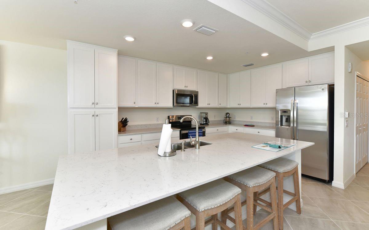 17724 GAWTHROP DR #103, BRADENTON, FL, 34211