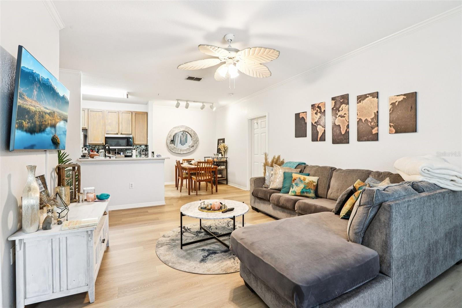 10125 COURTNEY PALMS BLVD #201, TAMPA, FL, 33619