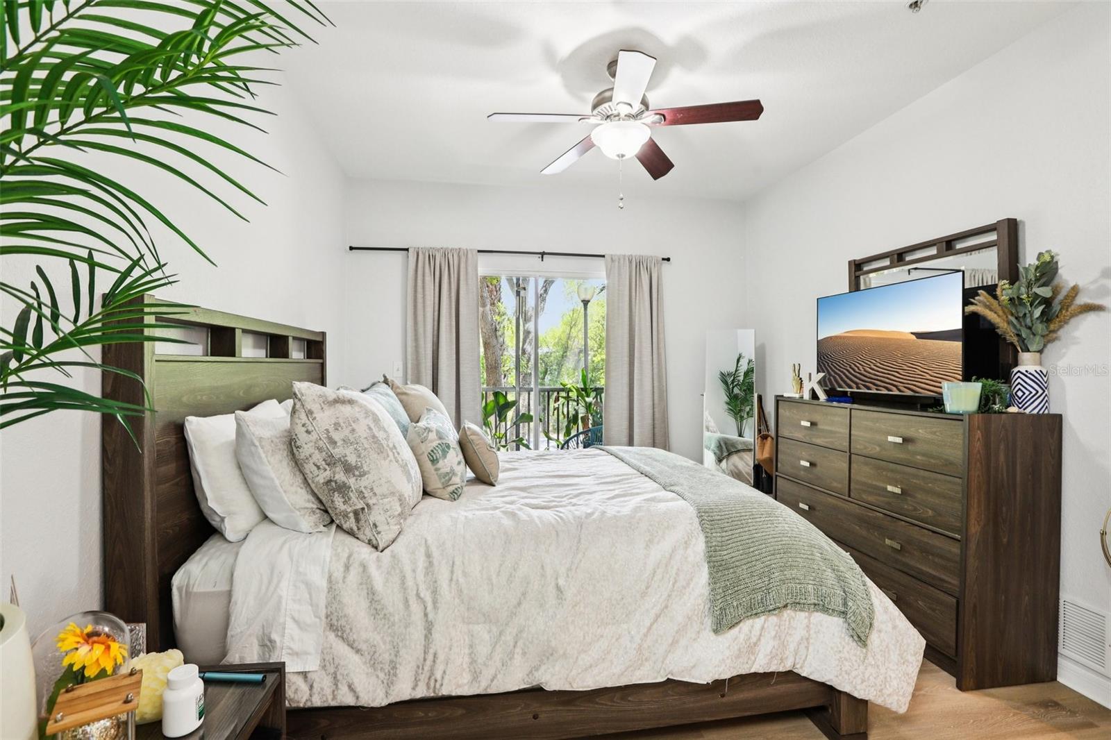 10125 COURTNEY PALMS BLVD #201, TAMPA, FL, 33619