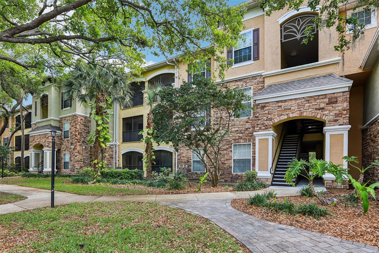 10125 COURTNEY PALMS BLVD #201, TAMPA, FL, 33619
