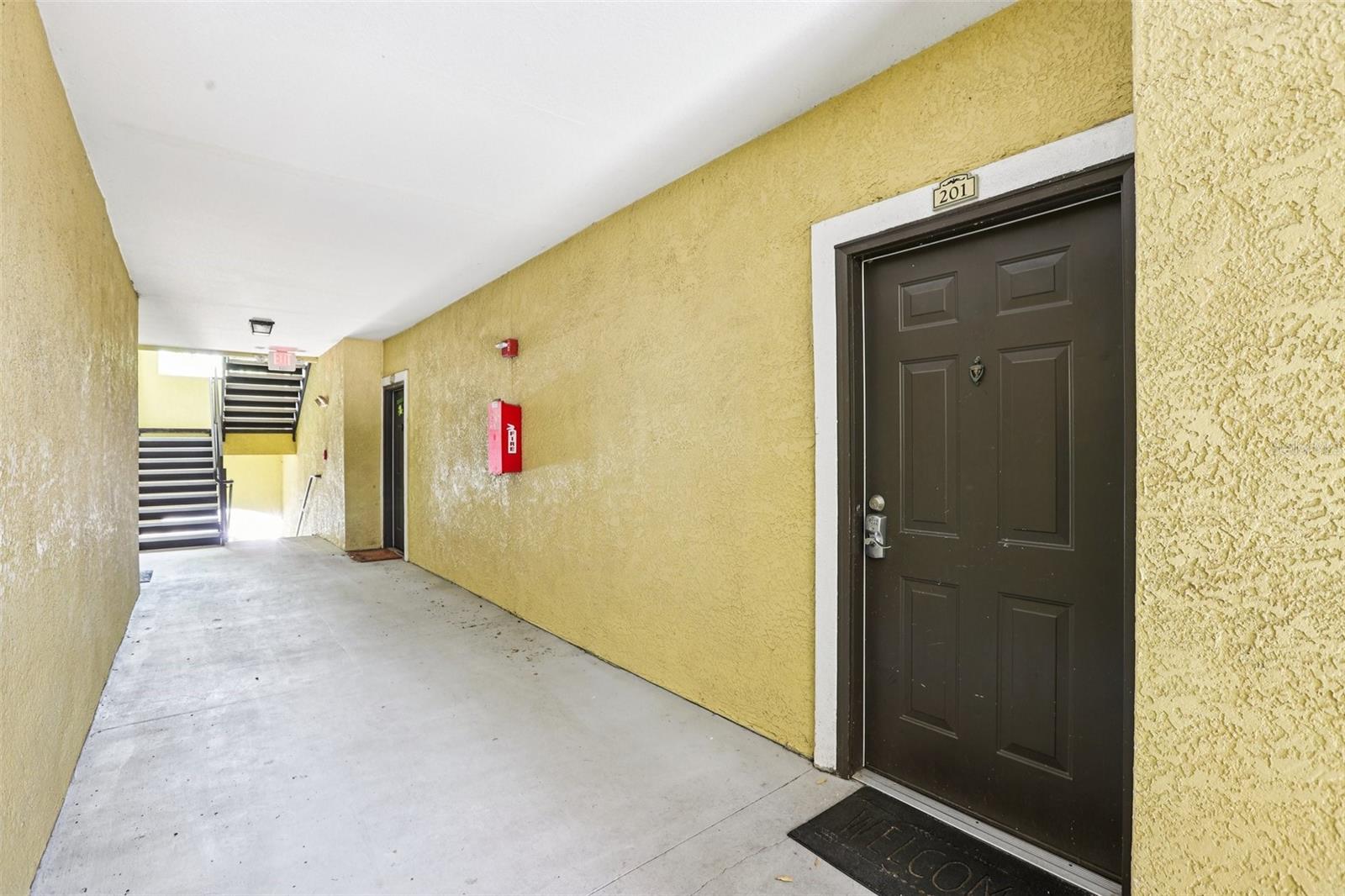 10125 COURTNEY PALMS BLVD #201, TAMPA, FL, 33619