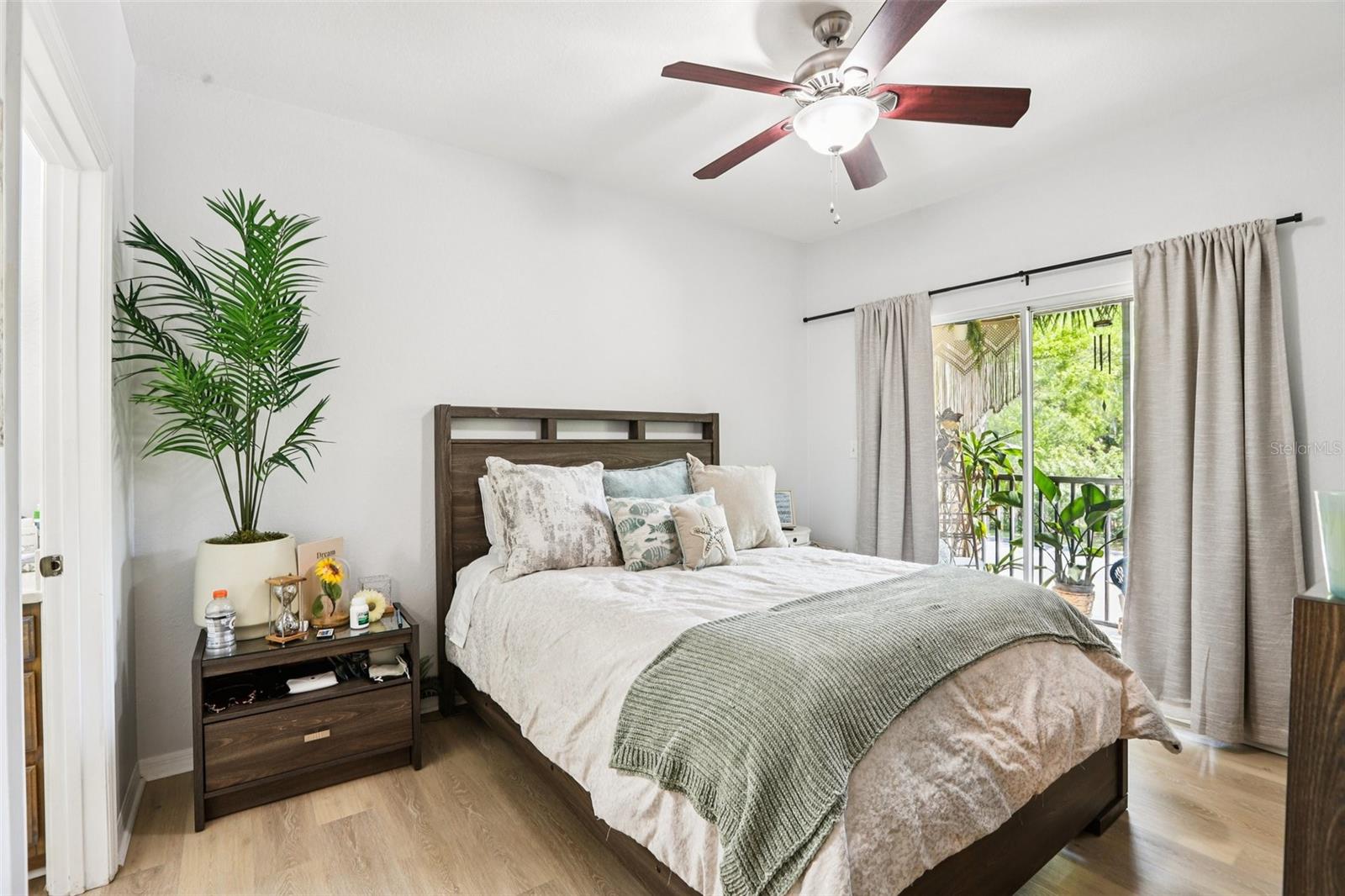10125 COURTNEY PALMS BLVD #201, TAMPA, FL, 33619