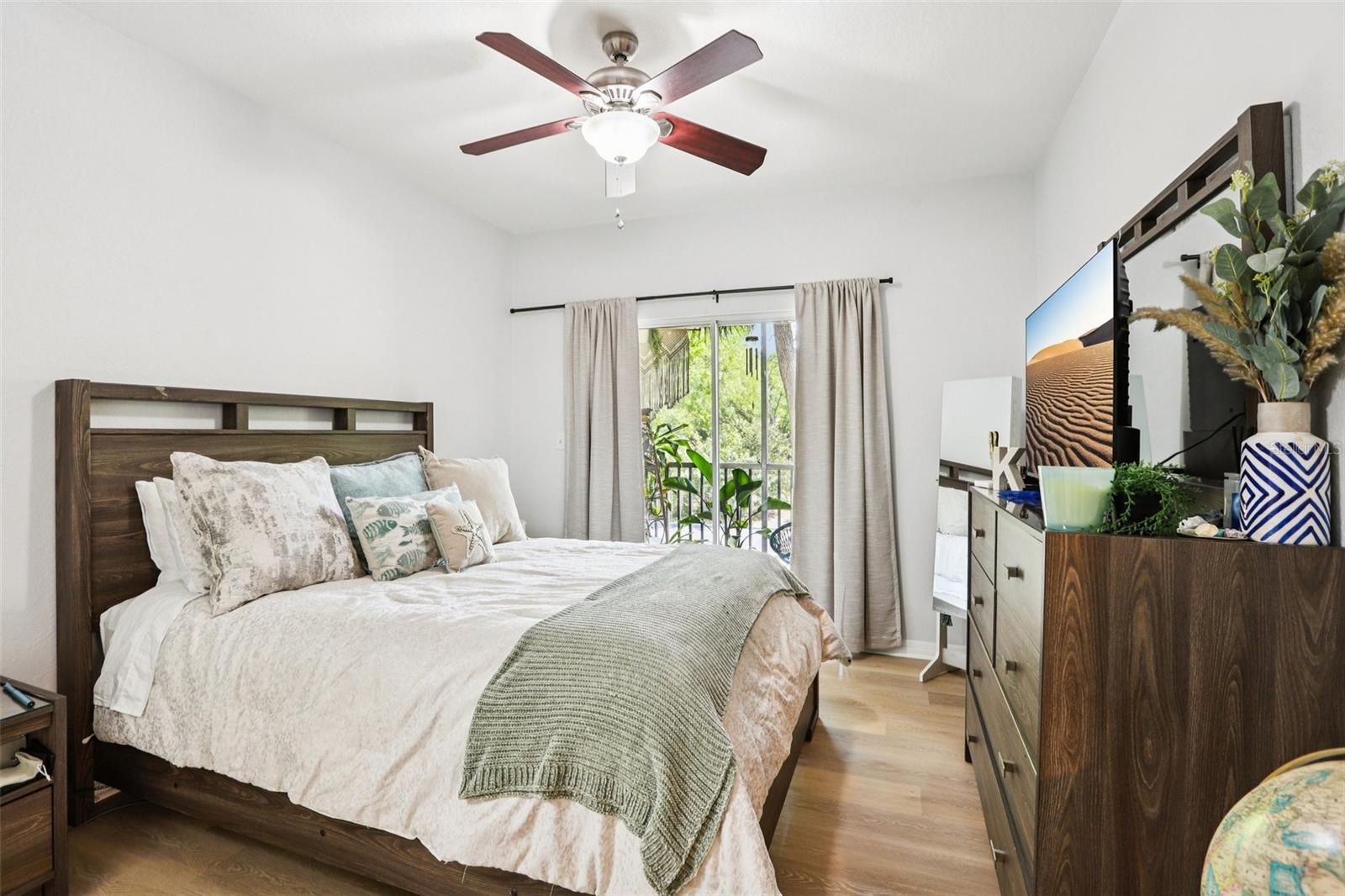 10125 COURTNEY PALMS BLVD #201, TAMPA, FL, 33619