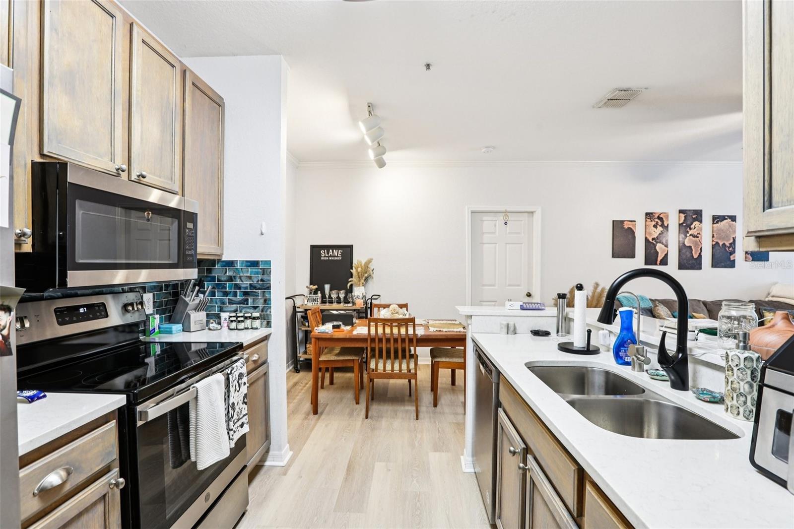 10125 COURTNEY PALMS BLVD #201, TAMPA, FL, 33619