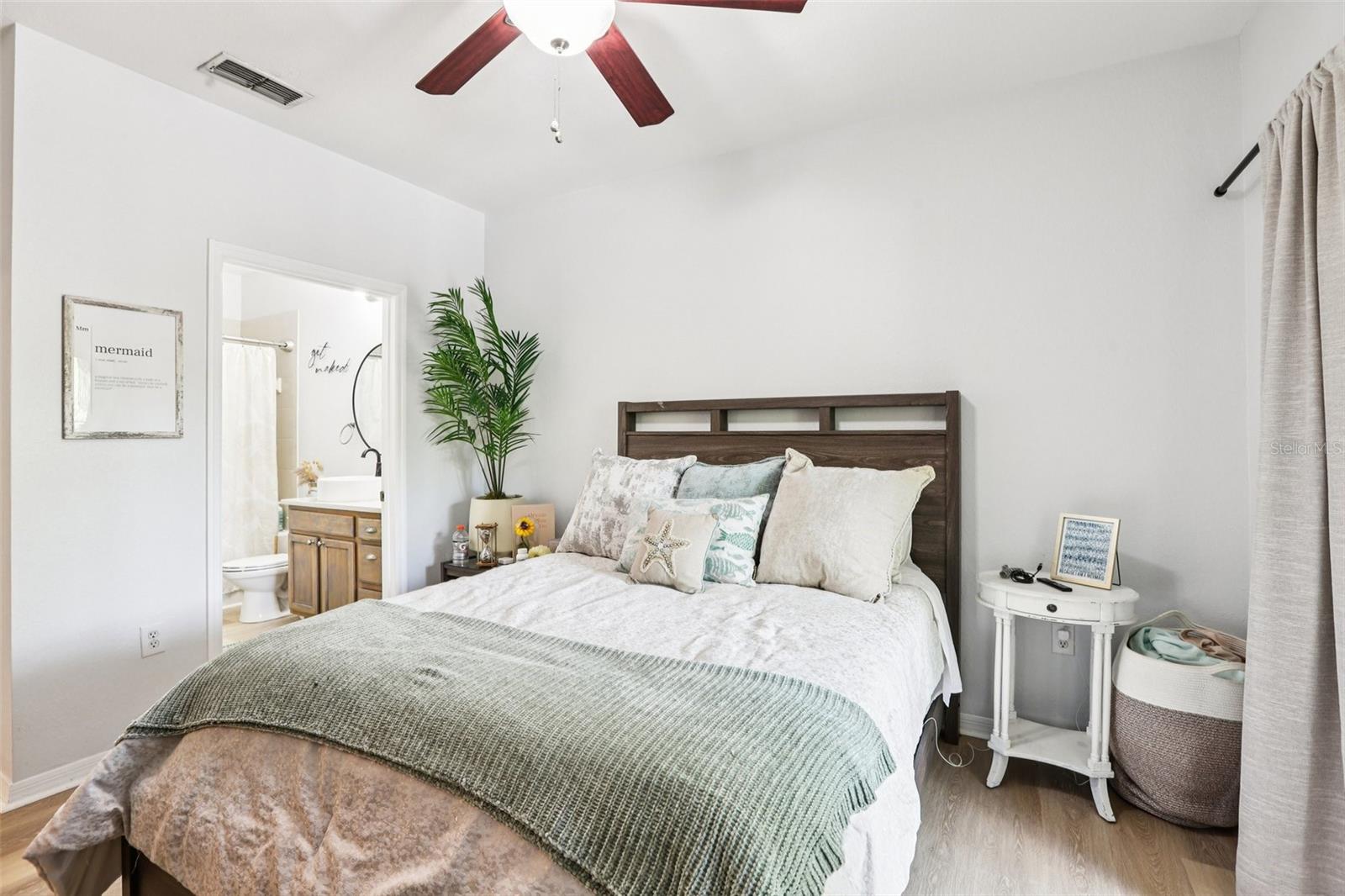 10125 COURTNEY PALMS BLVD #201, TAMPA, FL, 33619