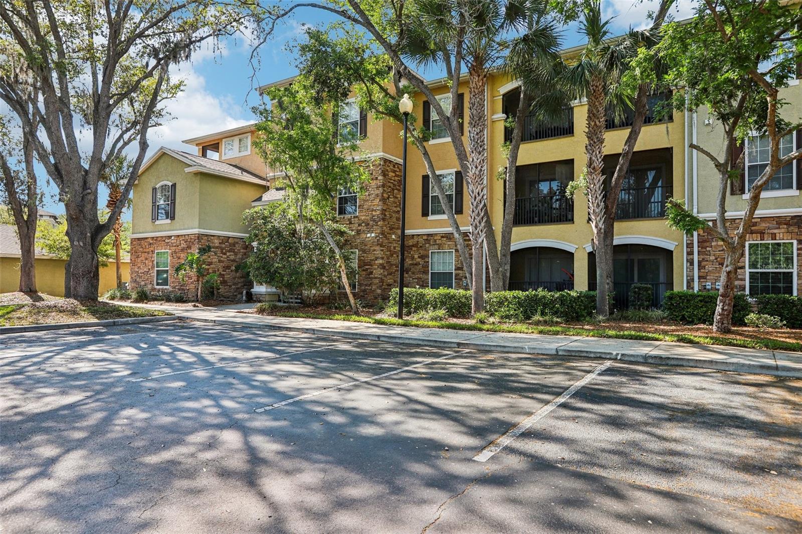 10125 COURTNEY PALMS BLVD #201, TAMPA, FL, 33619