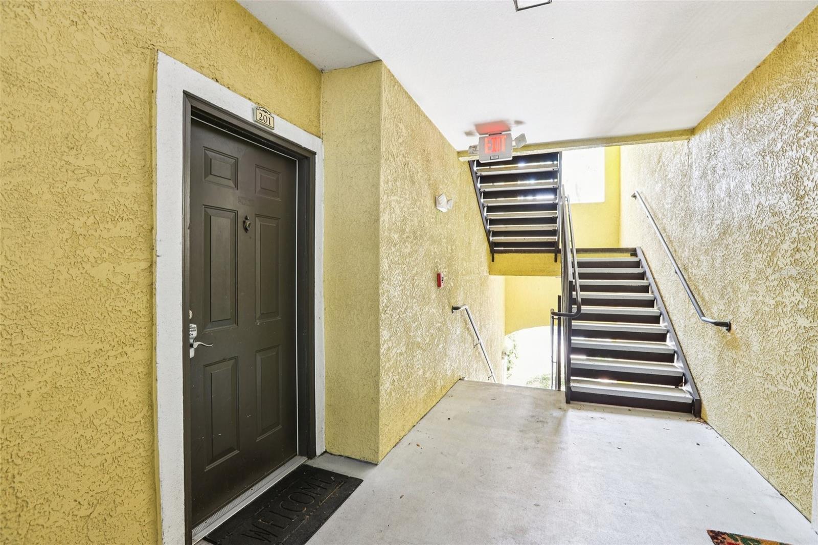 10125 COURTNEY PALMS BLVD #201, TAMPA, FL, 33619