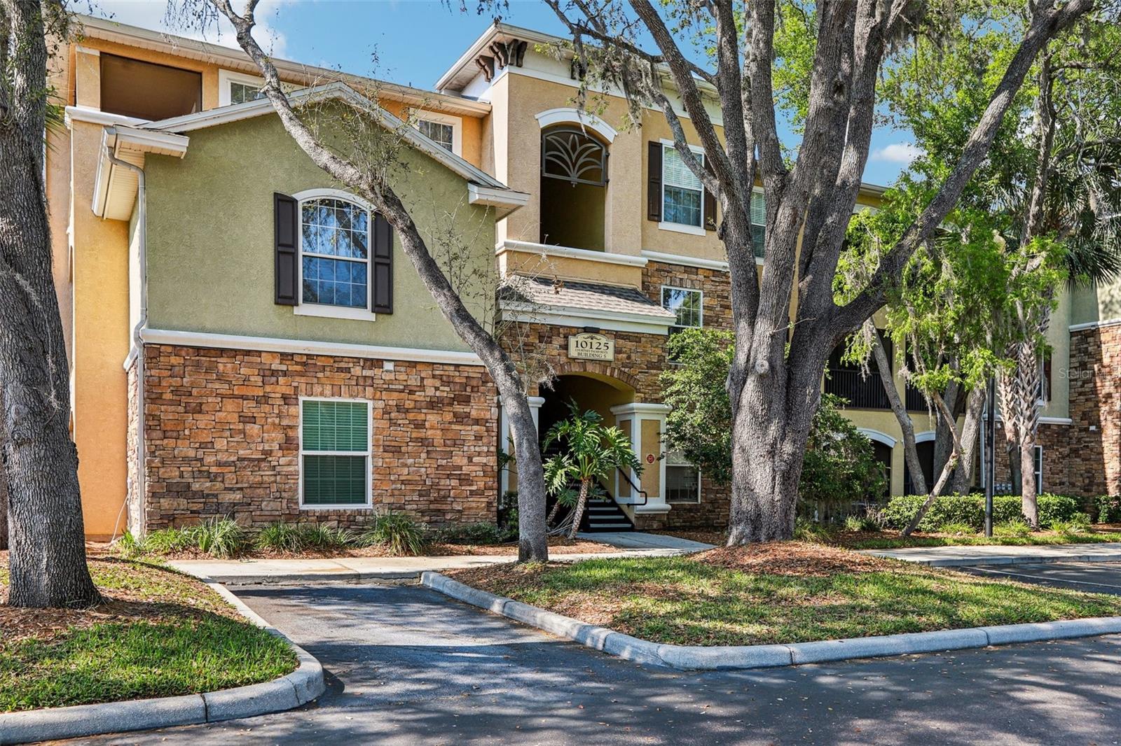 10125 COURTNEY PALMS BLVD #201, TAMPA, FL, 33619
