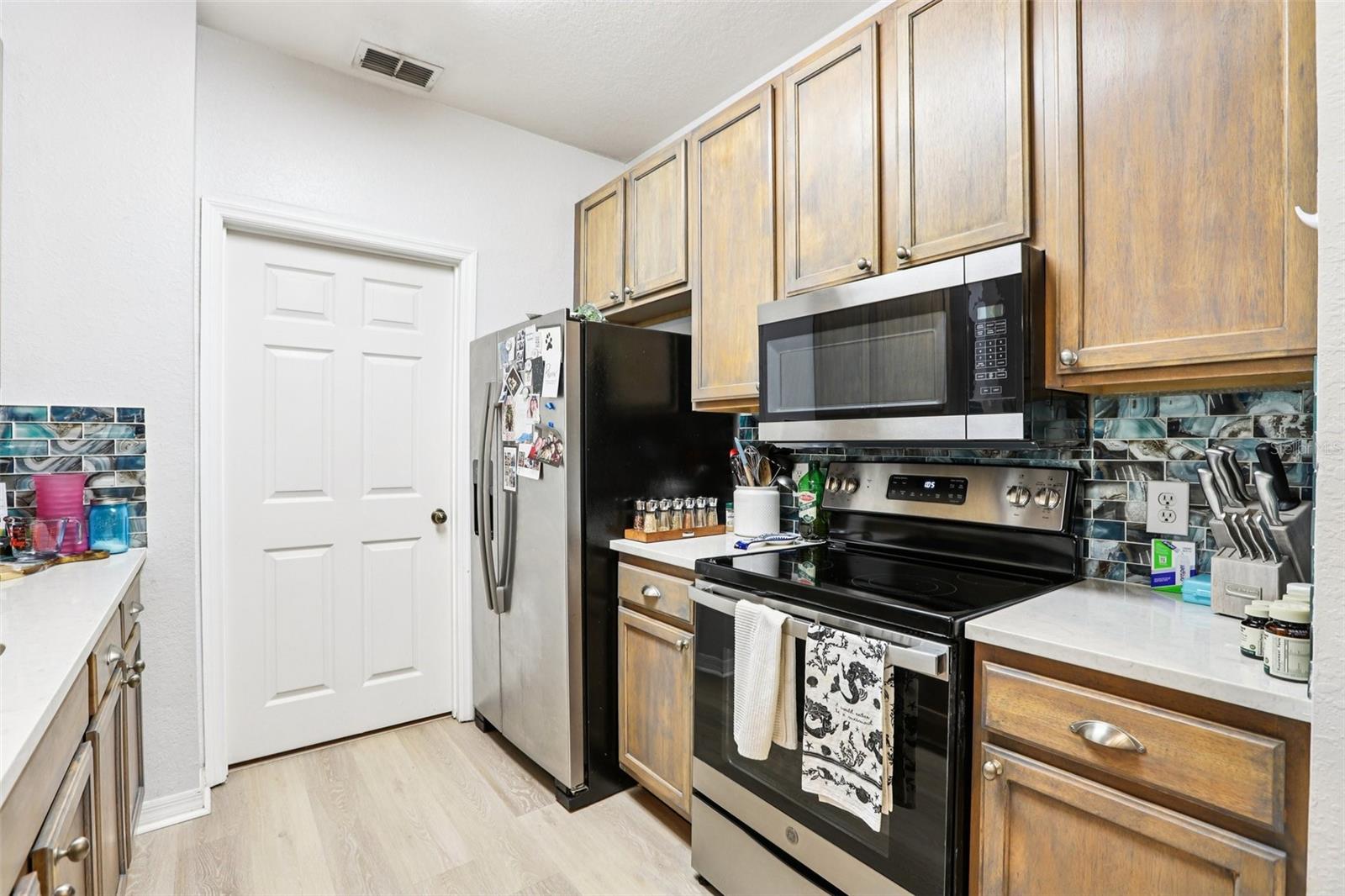 10125 COURTNEY PALMS BLVD #201, TAMPA, FL, 33619