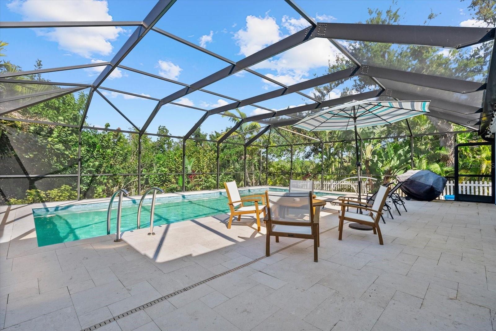 704 TROPICAL CIR, SARASOTA, FL, 34242
