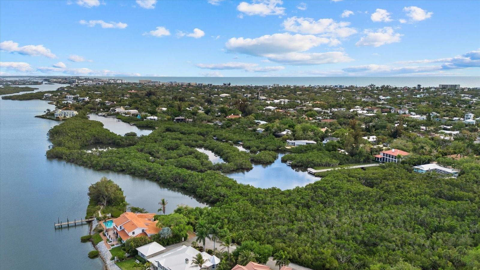704 TROPICAL CIR, SARASOTA, FL, 34242
