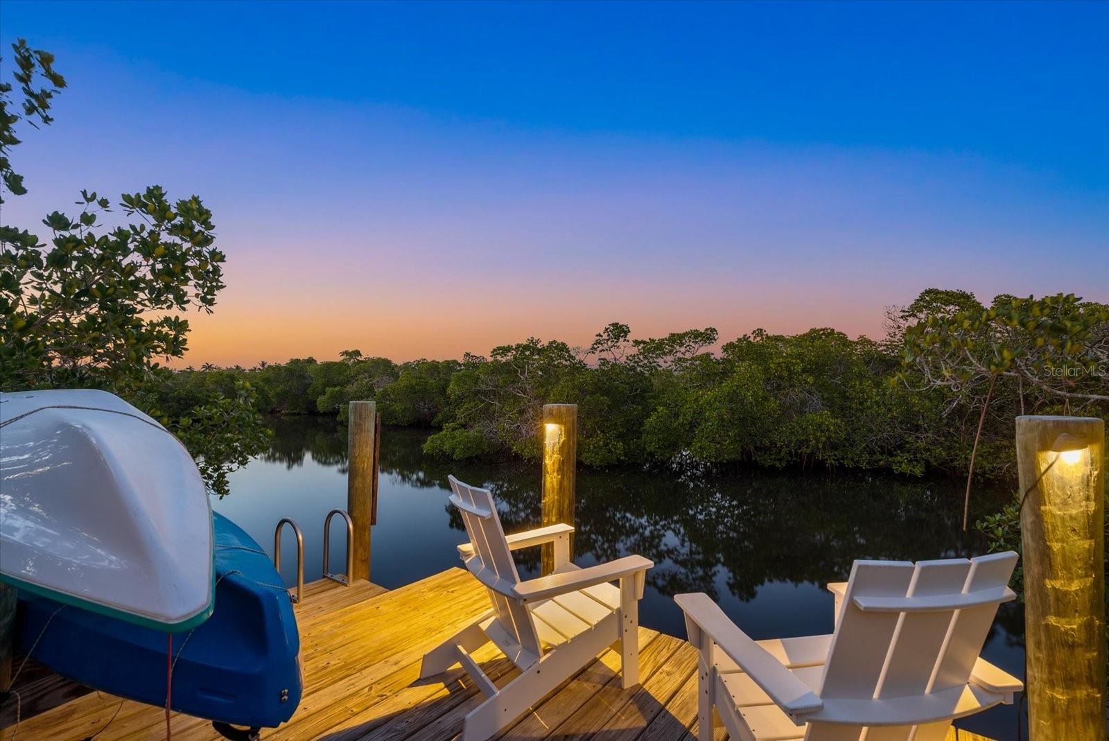 704 TROPICAL CIR, SARASOTA, FL, 34242
