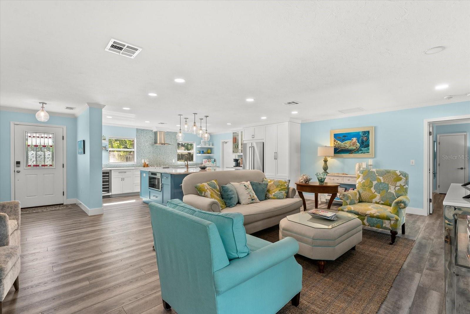 704 TROPICAL CIR, SARASOTA, FL, 34242