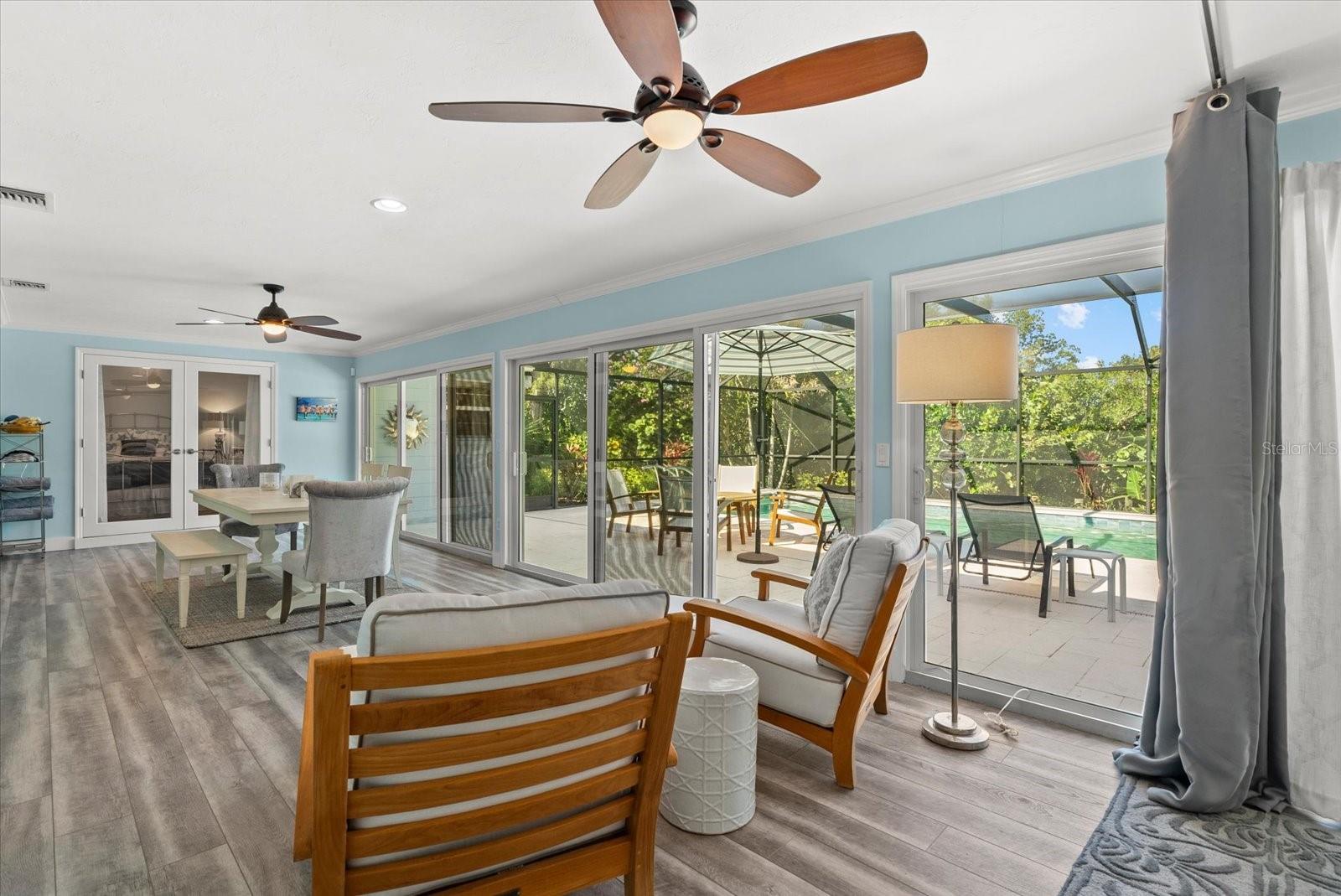 704 TROPICAL CIR, SARASOTA, FL, 34242