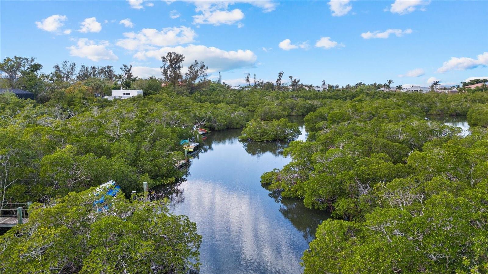 704 TROPICAL CIR, SARASOTA, FL, 34242
