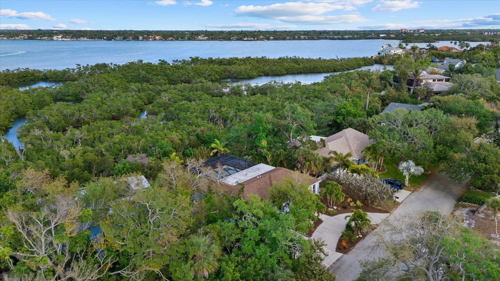 704 TROPICAL CIR, SARASOTA, FL, 34242
