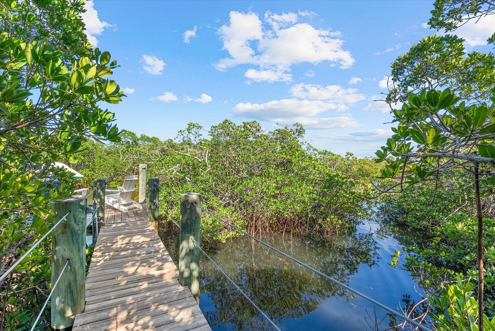 704 TROPICAL CIR, SARASOTA, FL, 34242