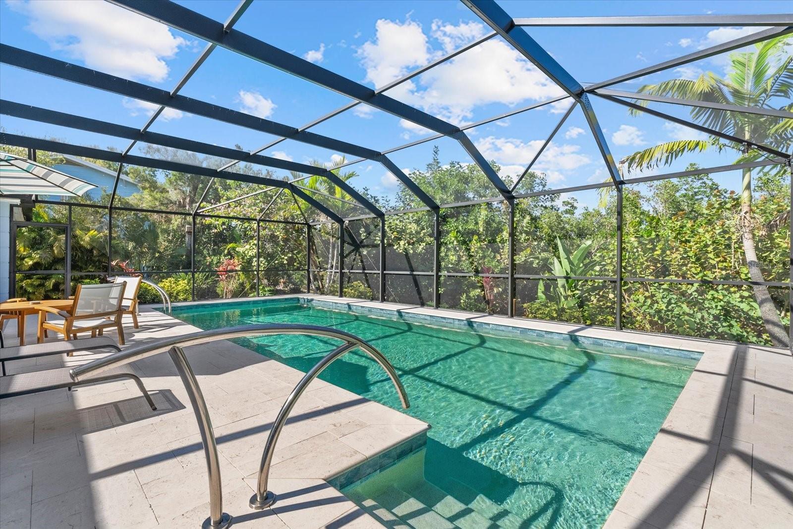 704 TROPICAL CIR, SARASOTA, FL, 34242