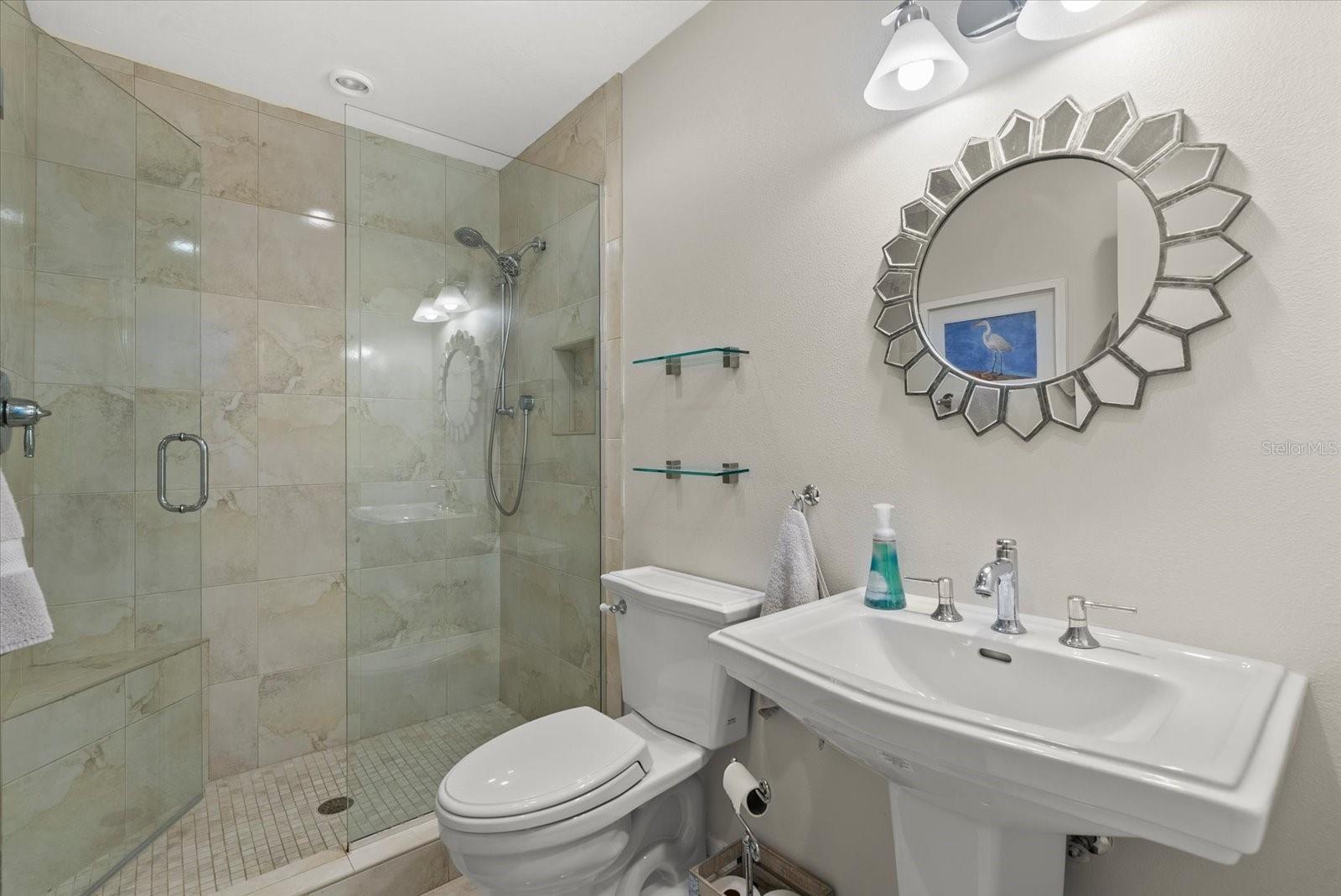 704 TROPICAL CIR, SARASOTA, FL, 34242