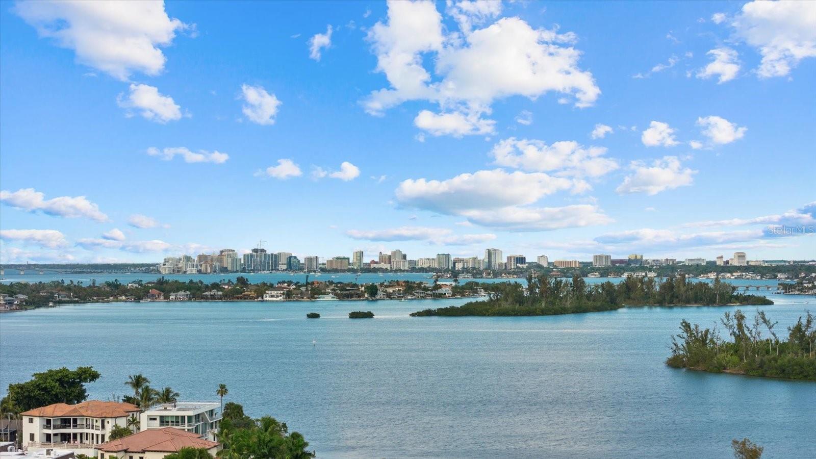 704 TROPICAL CIR, SARASOTA, FL, 34242