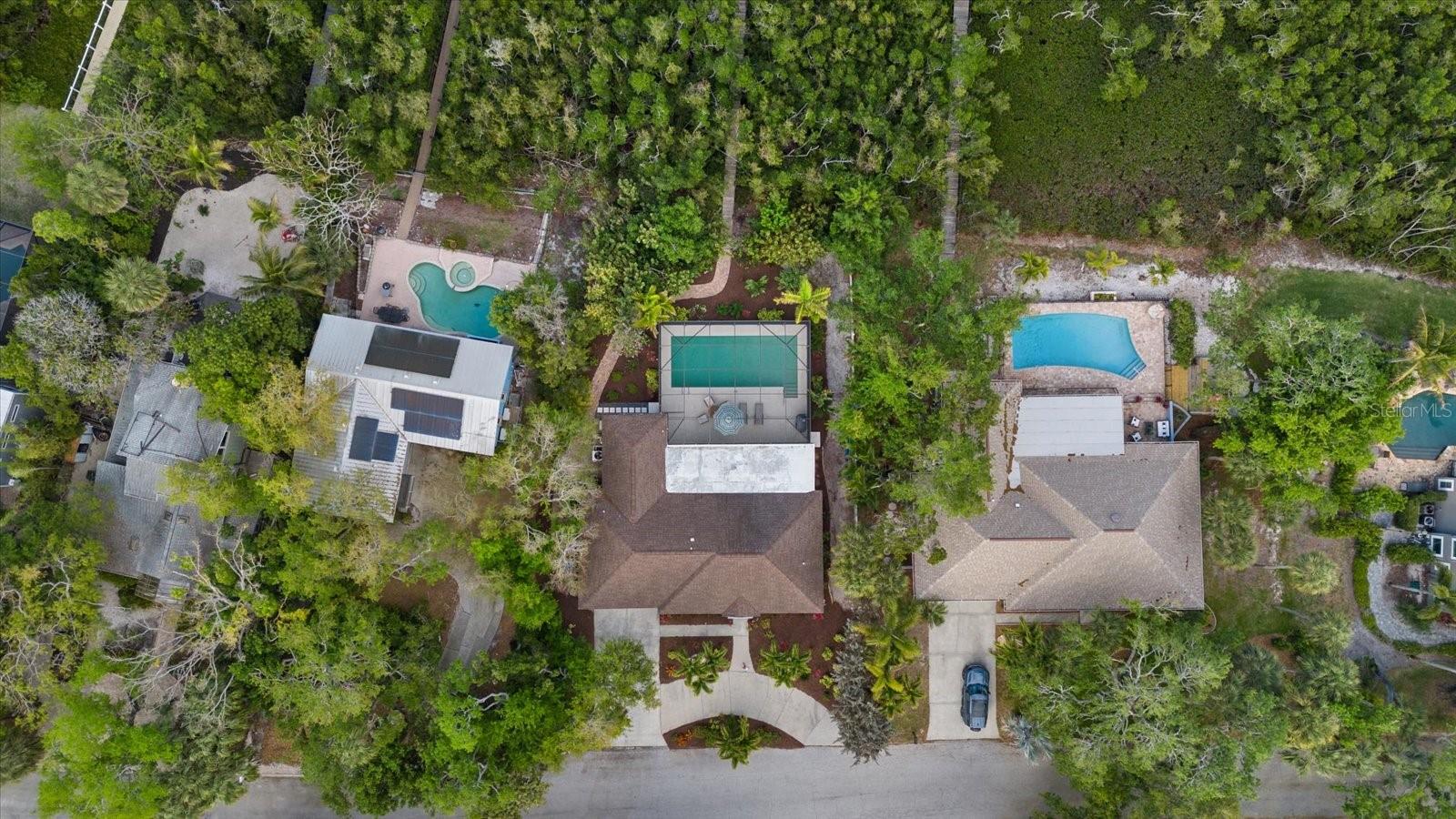 704 TROPICAL CIR, SARASOTA, FL, 34242