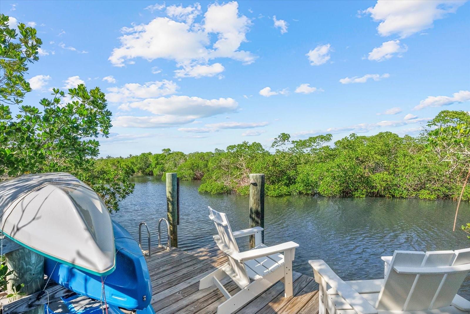 704 TROPICAL CIR, SARASOTA, FL, 34242