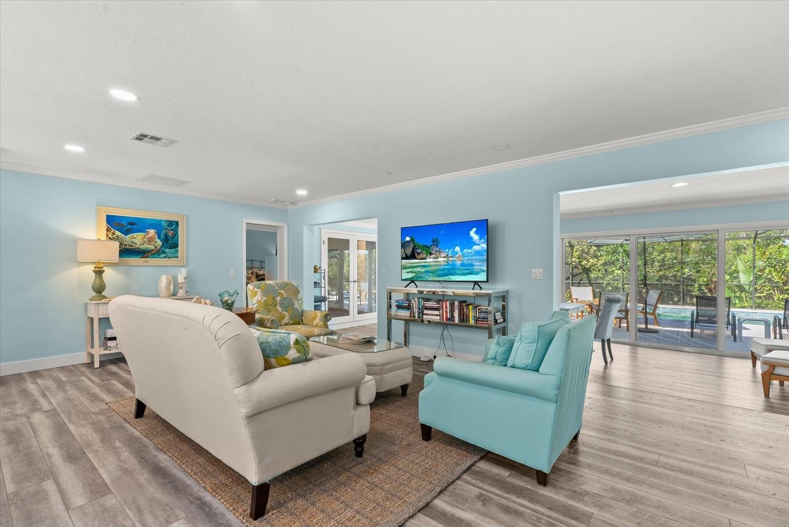 704 TROPICAL CIR, SARASOTA, FL, 34242