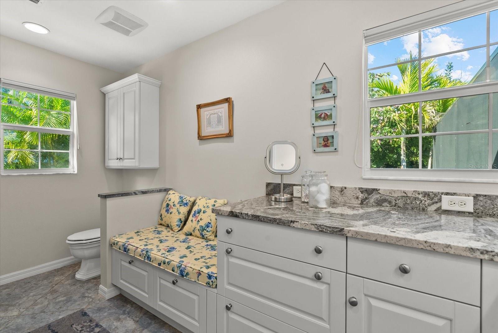 704 TROPICAL CIR, SARASOTA, FL, 34242
