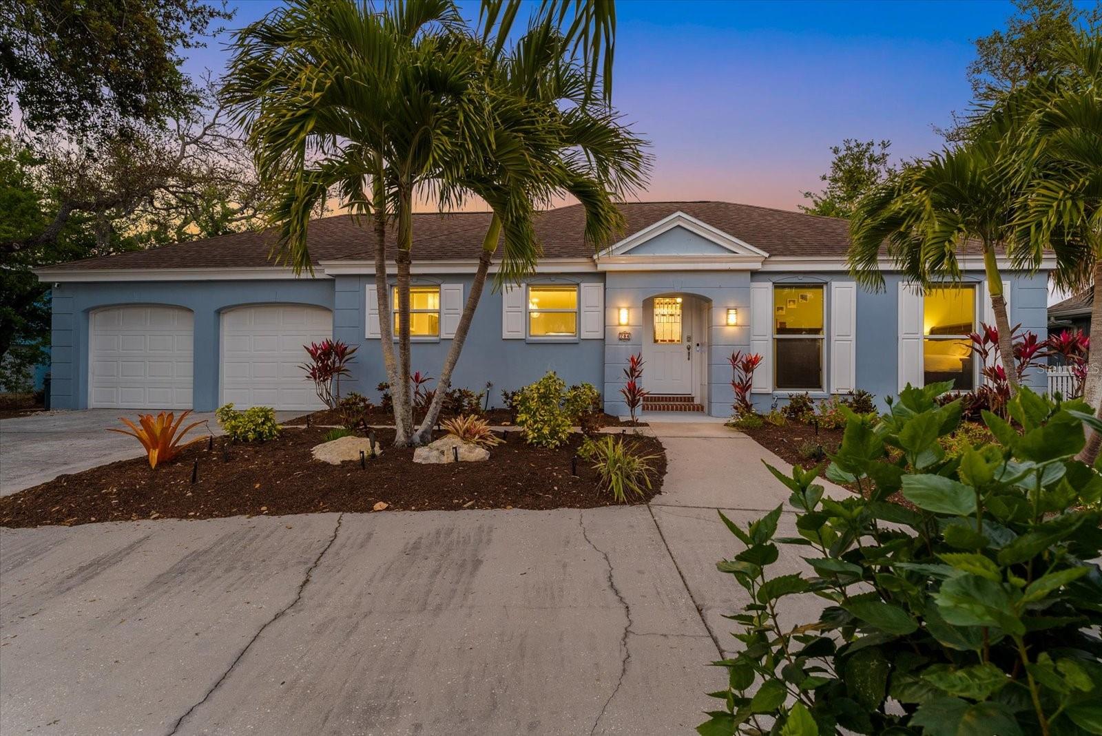 704 TROPICAL CIR, SARASOTA, FL, 34242