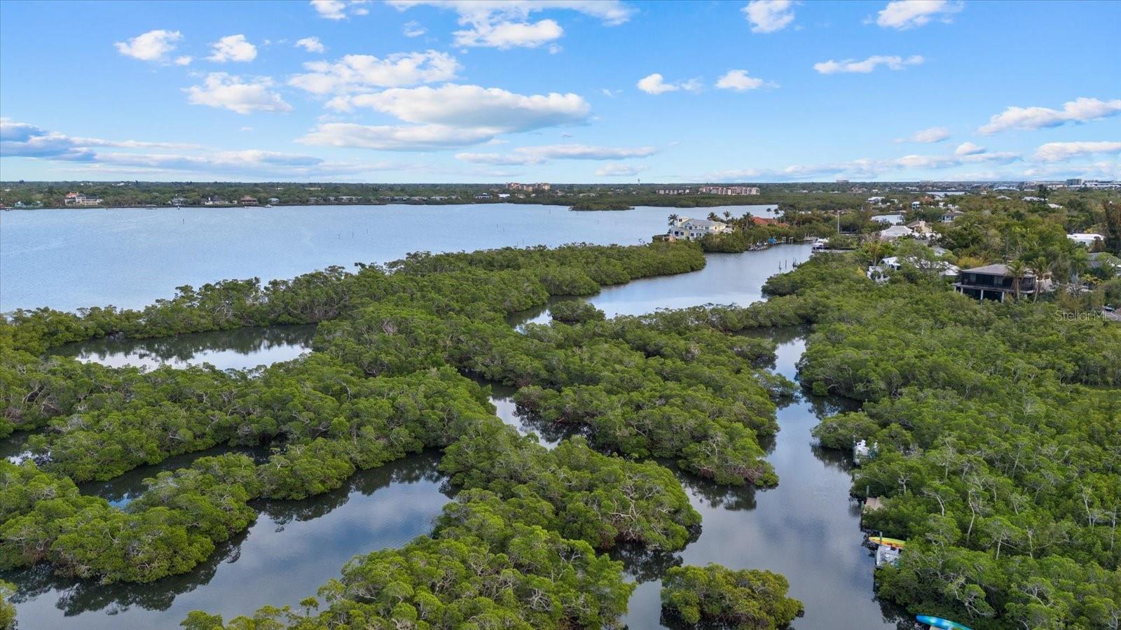 704 TROPICAL CIR, SARASOTA, FL, 34242
