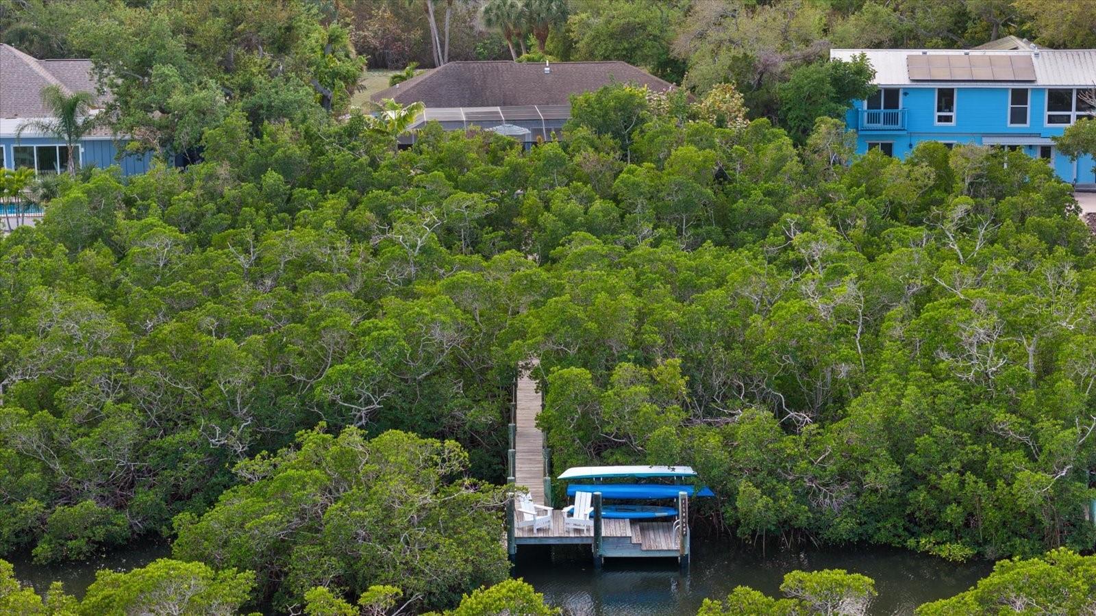 704 TROPICAL CIR, SARASOTA, FL, 34242